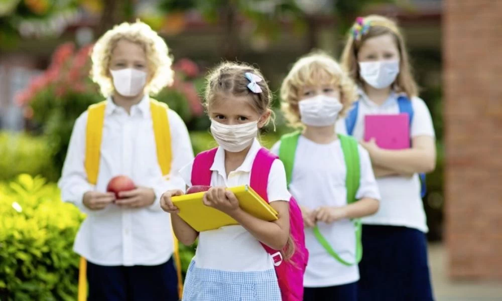Μάσκες: Οι κίνδυνοι που κρύβουν για παιδιά κάτω των 2 ετών